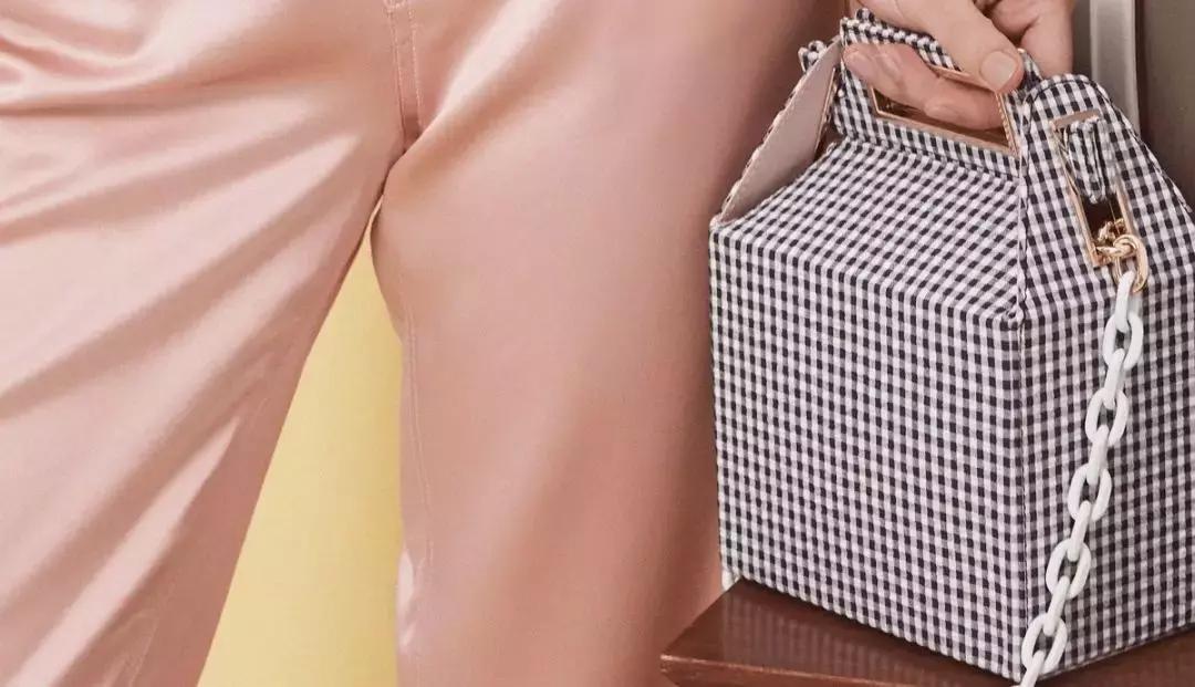 刘雯50个瞬间告诉你,刘雯冬天穿的羽绒服