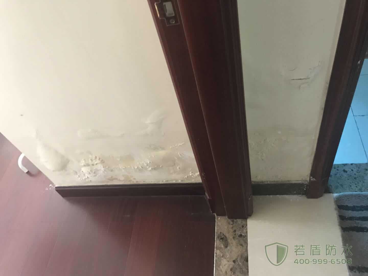 厕所漏水到楼下怎么处理小视频,厕所马桶漏水漏到楼下