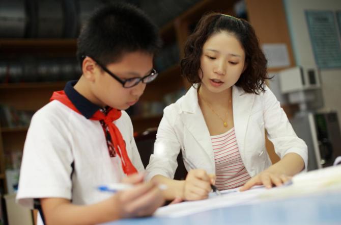 一张普通老师工资表流出,农村教师坐不住了,难怪竞争如此激烈