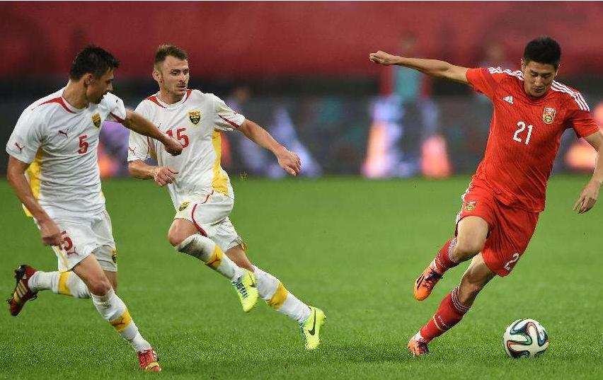 足球裁判用的哨子是什么牌子,足球裁判哨子是如何出现的