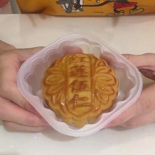 月饼大圆饼测评,四大名牌月饼大比拼