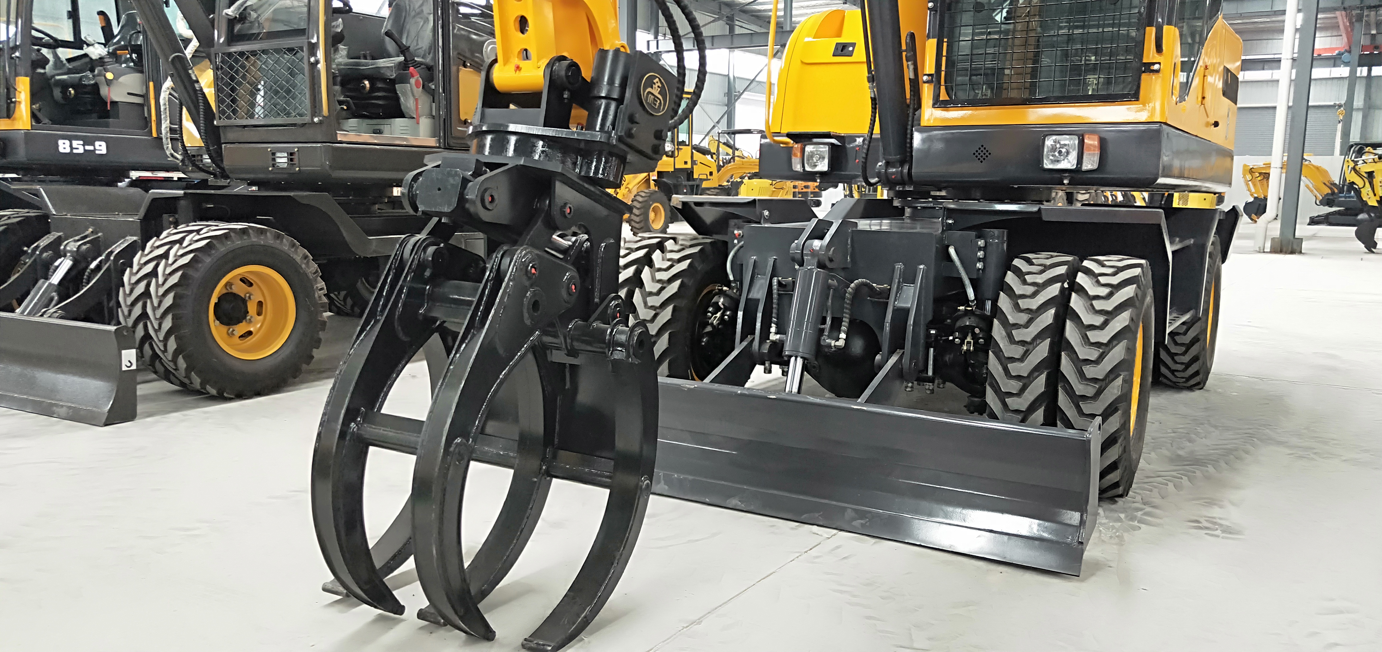 微挖掘机怎么开,微挖小型挖掘机操作