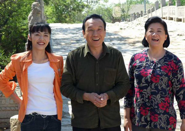 电视剧篱笆女人和狗哪年拍摄的,篱笆女人和狗最老的演员