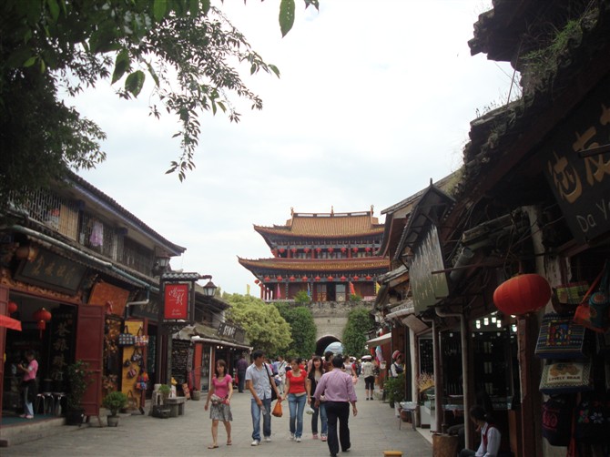 大理体验三道茶 (大理古城品尝三道茶)