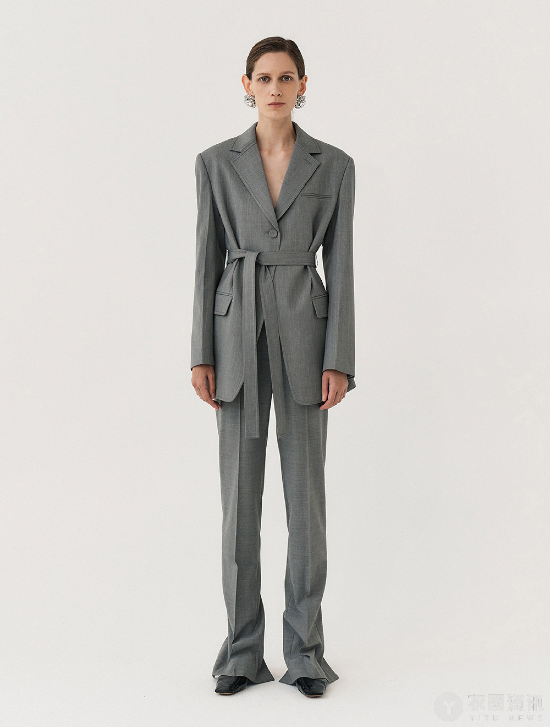 大牌面料柔软舒适气质穿搭,气质穿搭面料柔软舒适