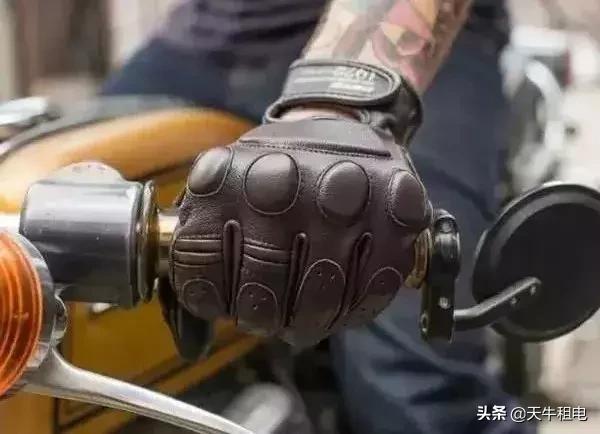 戴头盔骑摩托车规定,什么法律要求骑摩托车必须戴头盔