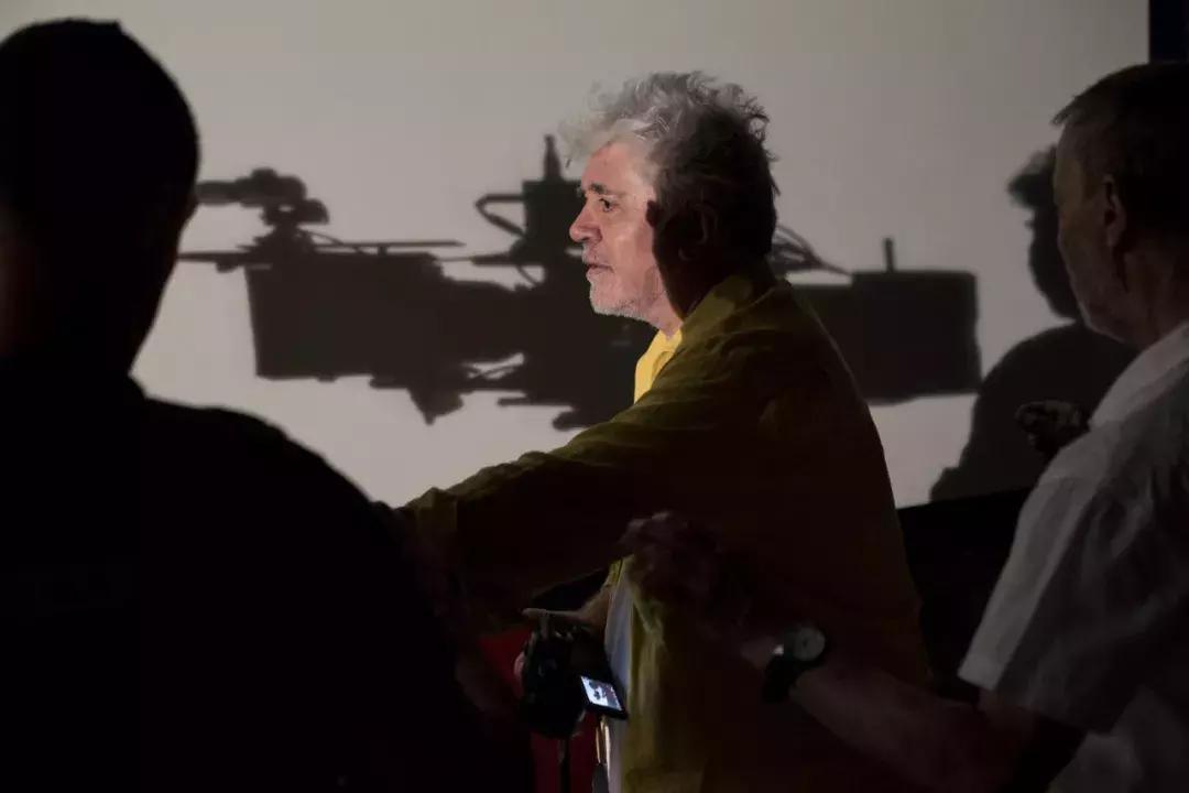 拍了40年*欲情**片，西班牙*欲情**大师阿莫多瓦居然又给观众带来惊喜