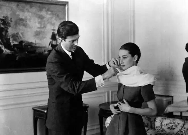 纪梵希爱赫本一辈子终身未娶,纪梵希真的爱赫本吗