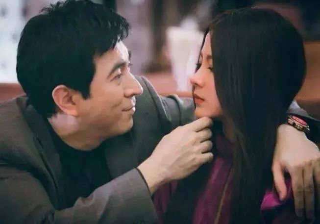 当有人说你家娃“不男不女”：严肃来侃《吹落的树叶》变性话题