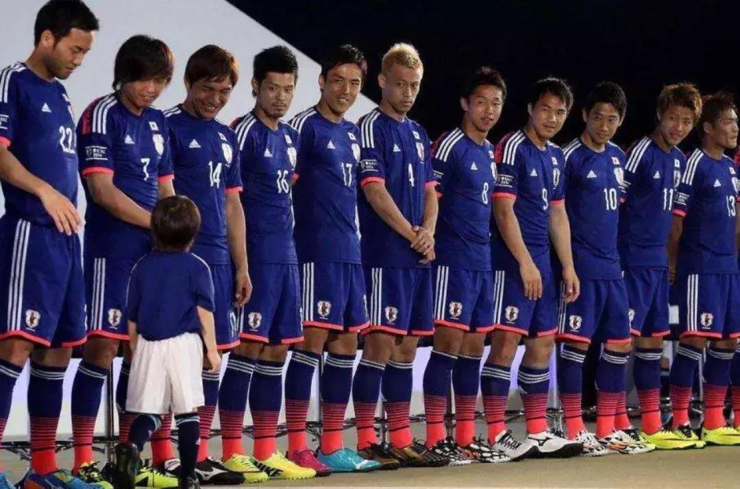 日本3比0伊朗进决赛,日本3:0伊朗足球