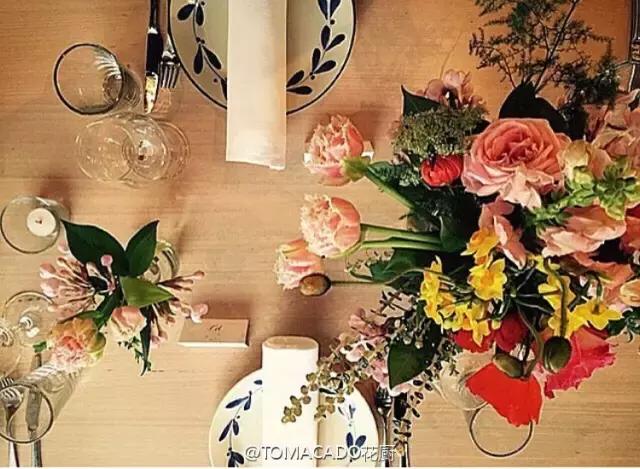 她在北京开了一家可以吃的花店,受众人追捧,还引来了李健