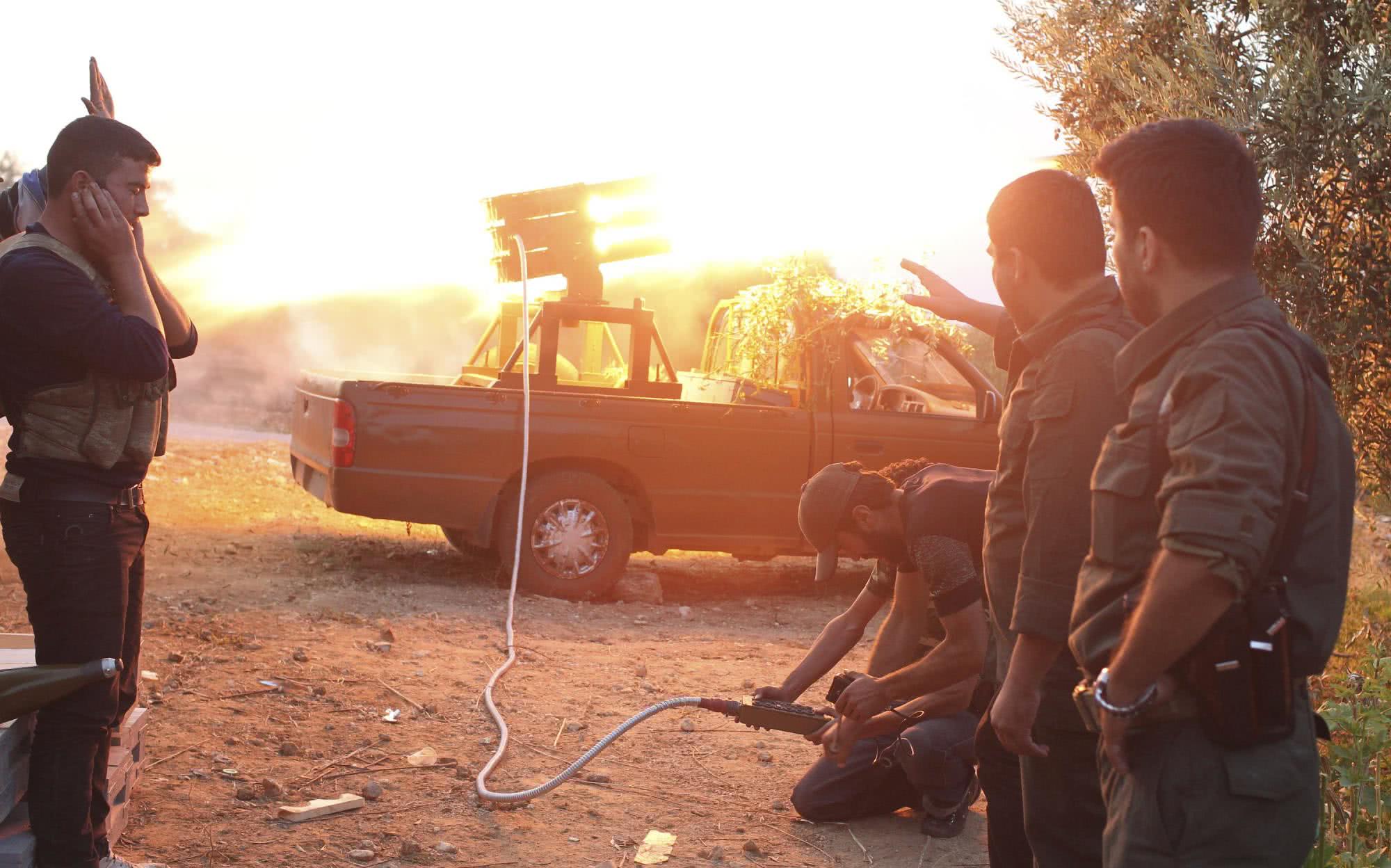 考验普京时刻到了！数万恐怖分子大反扑，俄罗斯盟友危在旦夕
