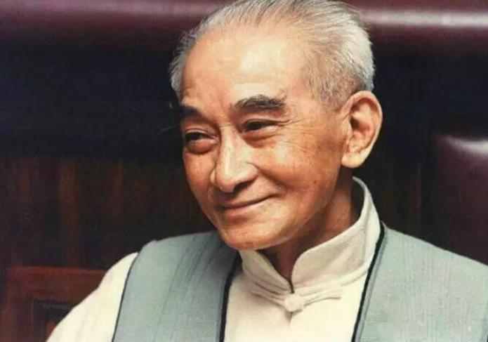 南怀瑾以前是文盲吗,谁说的文盲才看南怀瑾的书