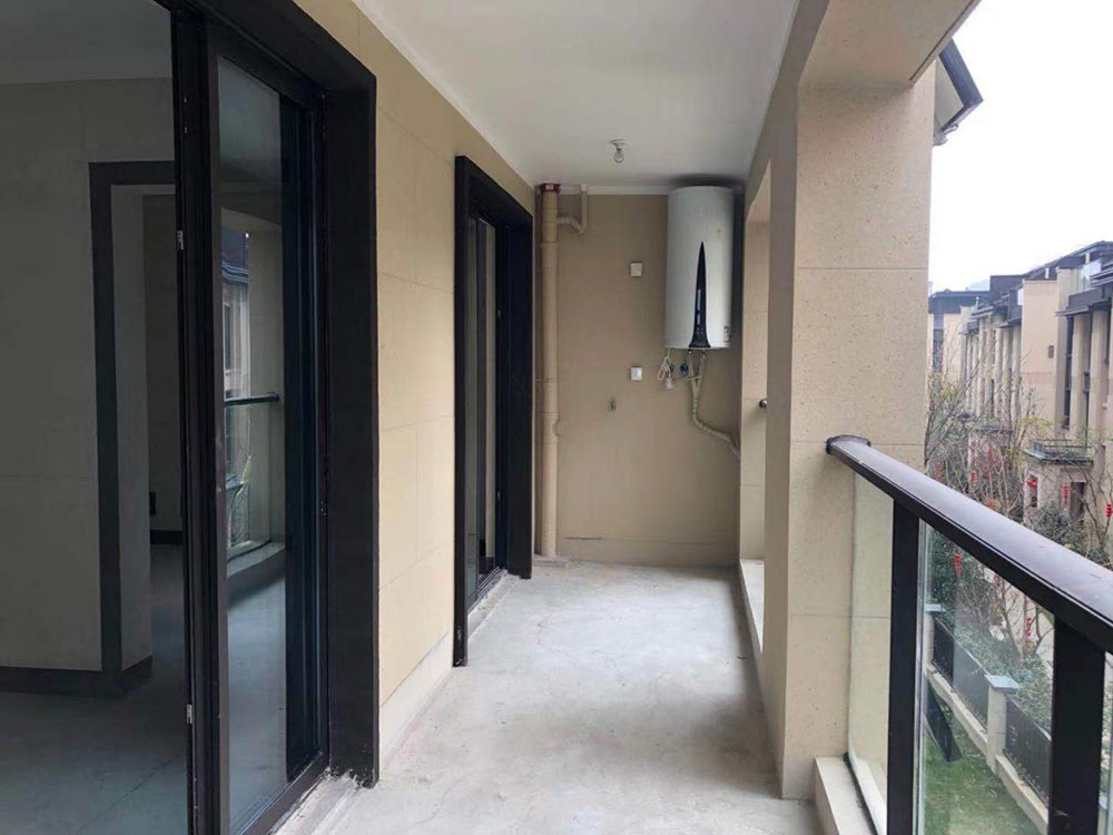 刚入住乳胶漆就脏了,墙面粉化掉皮怎么办