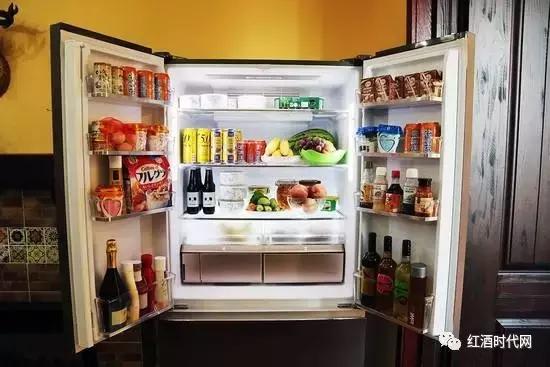 红酒能用饮料展示柜存放吗,红酒适合在冰箱里保存吗