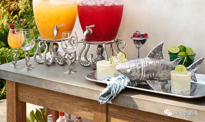 调酒师摇壶花式,调酒师初学用哪种摇酒壶