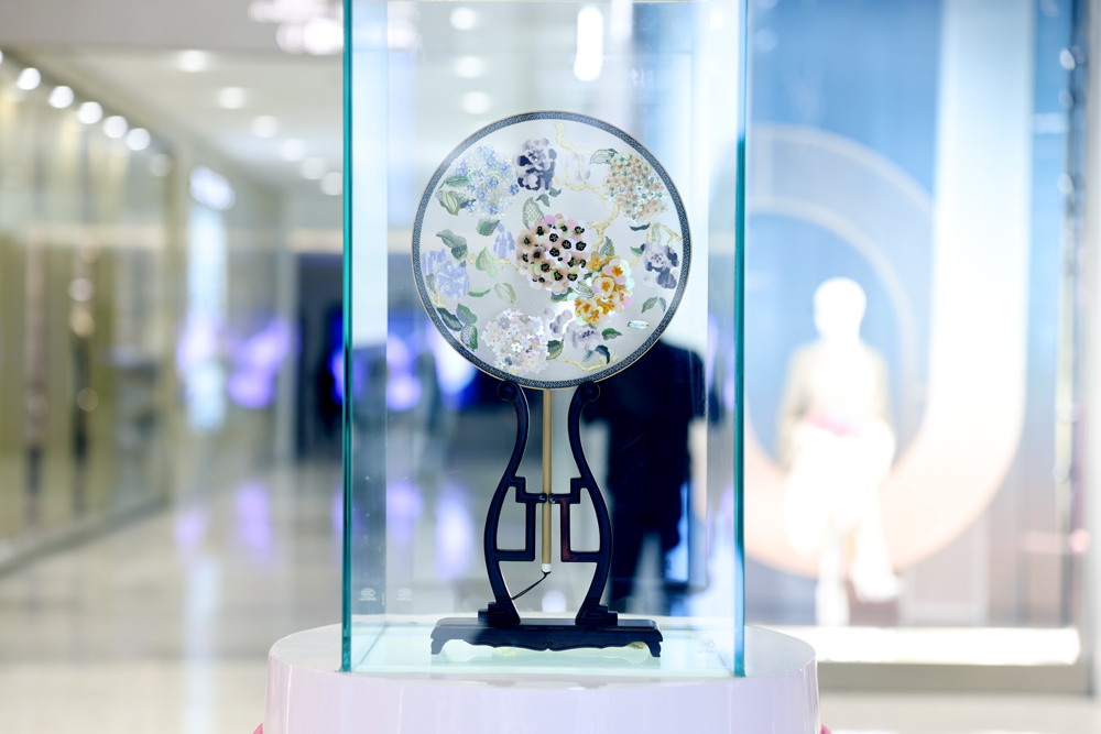 上海ifc商场开启法式刺绣艺术盛典,法式刺绣在上海