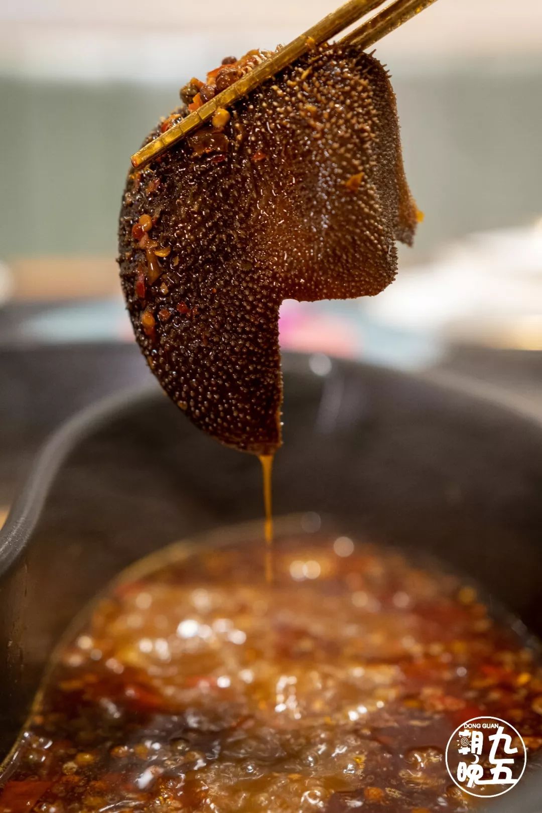 东莞首家火锅+烤肉一体涮就在万江家汇城，几百人排队等着吃