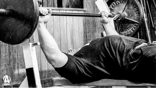 卧推技巧哑铃,卧推的精髓和技巧