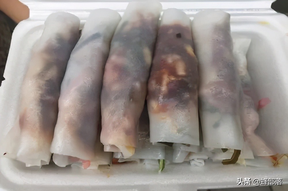 安顺特色小吃,安顺小裹卷红辣椒酱料做法