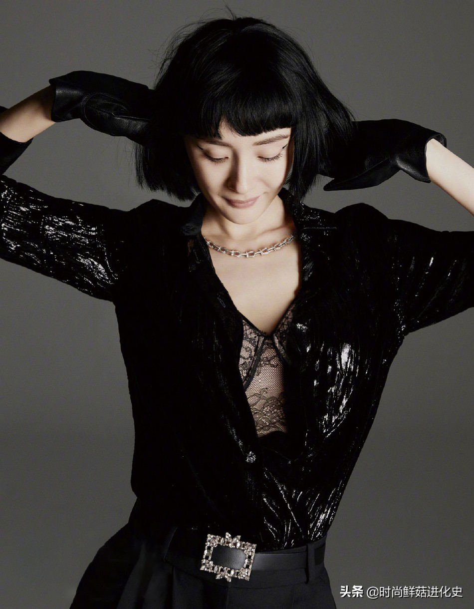 杨幂最新封面短发,今年杨幂时尚芭莎的红毯