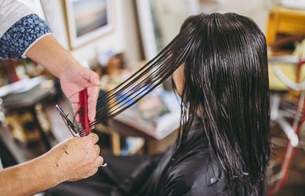 经常脱发剪短发可以缓解吗,剪短发能缓解脱发吗