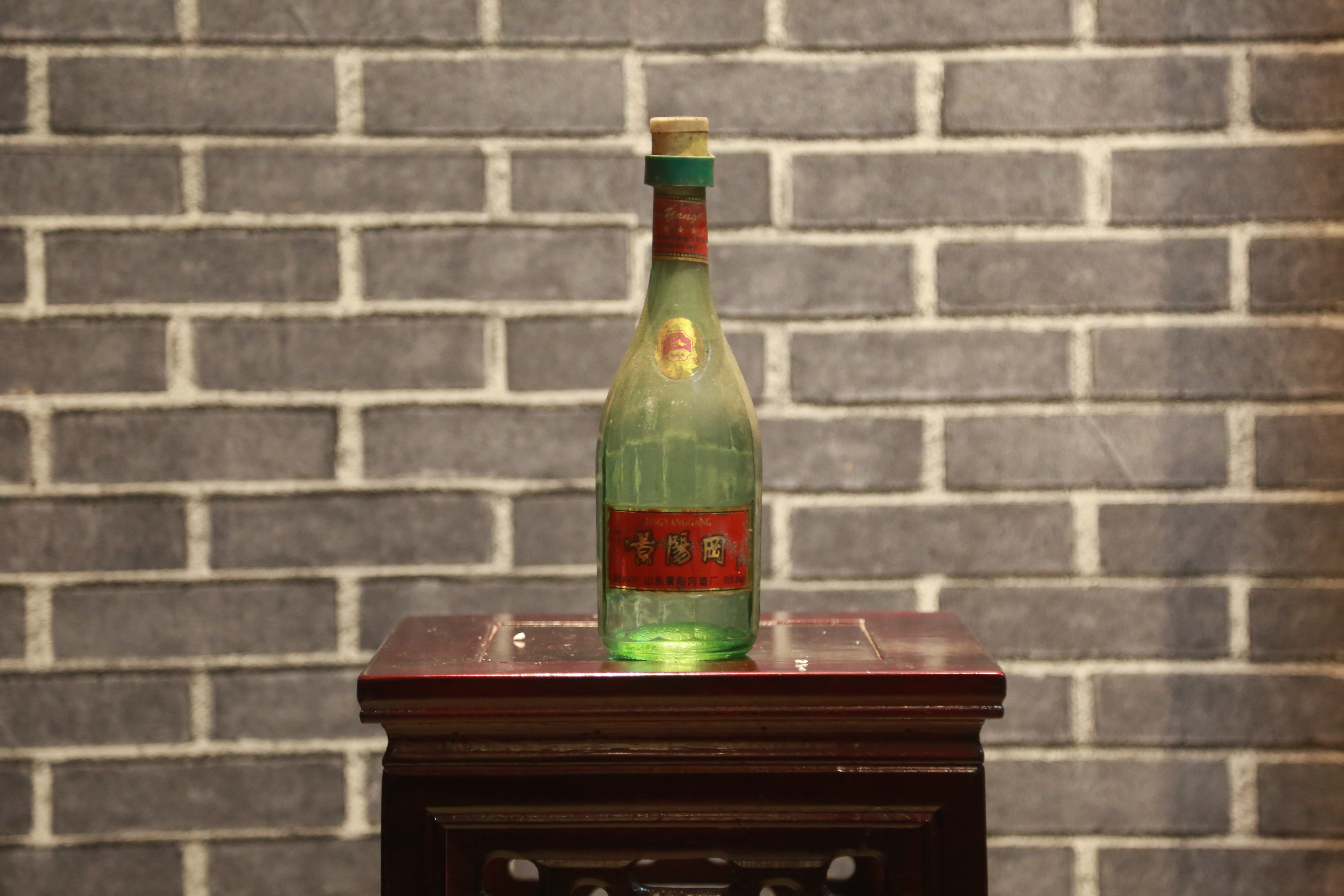 千册案卷诗煮酒，书简笔艳叹城垣——90后和他的佛系酒庄