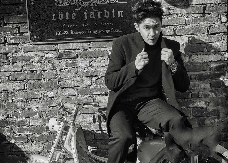 年轻时李小龙,年轻小伙模仿李小龙