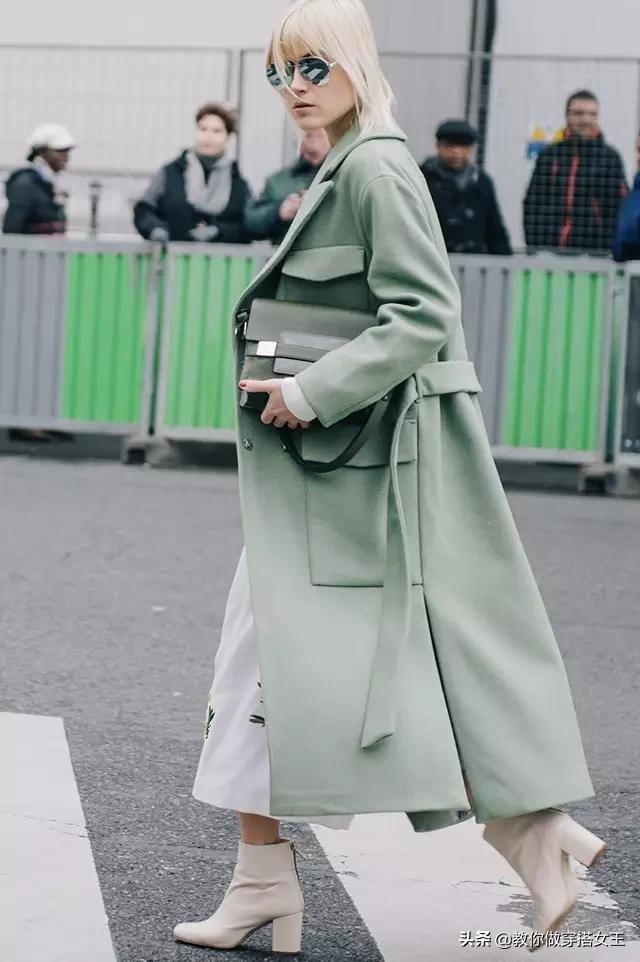 米杏色和驼色白驼绒哪个色更好看,深灰色和咖啡色黄皮穿哪个好看