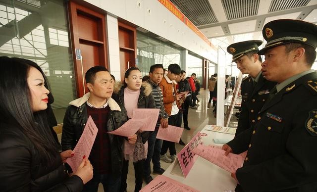 家庭不好上大学当兵是出路吗,高中生当兵有啥出路