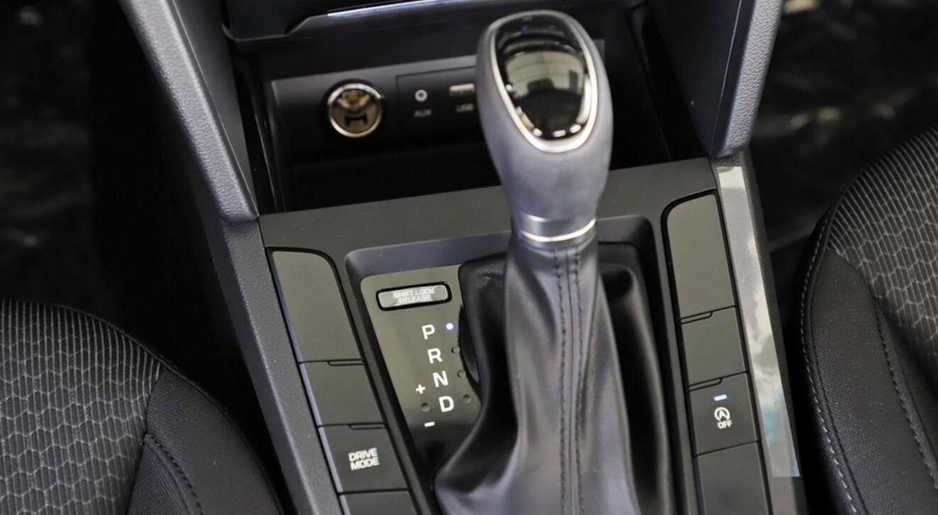 吉利帝豪与丰田卡罗拉动力哪个强,吉利帝豪和卡罗拉哪个值得入手