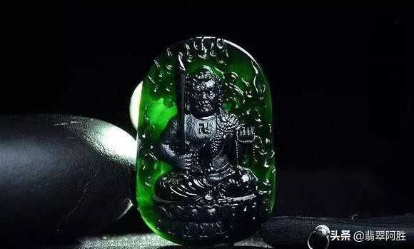 墨翠“成佛”之路,从顽石到璞玉,佛有千面,一人一佛