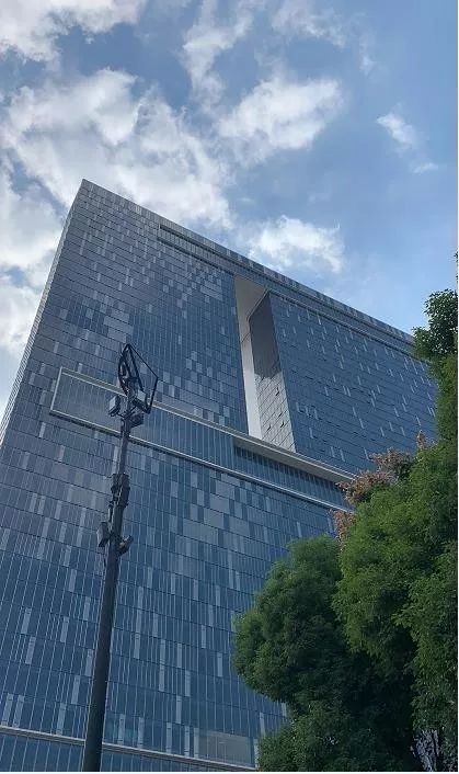 何以解忧戴口罩照片,何以解忧唯有干活流汗