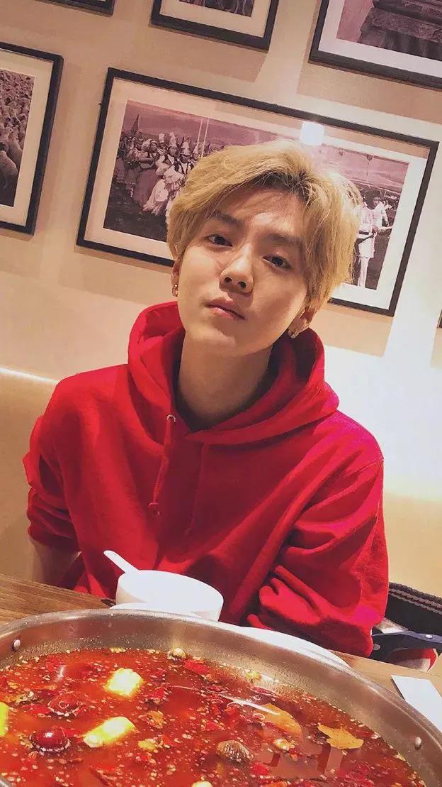 鹿晗壁纸无水印,鹿晗背影壁纸最新