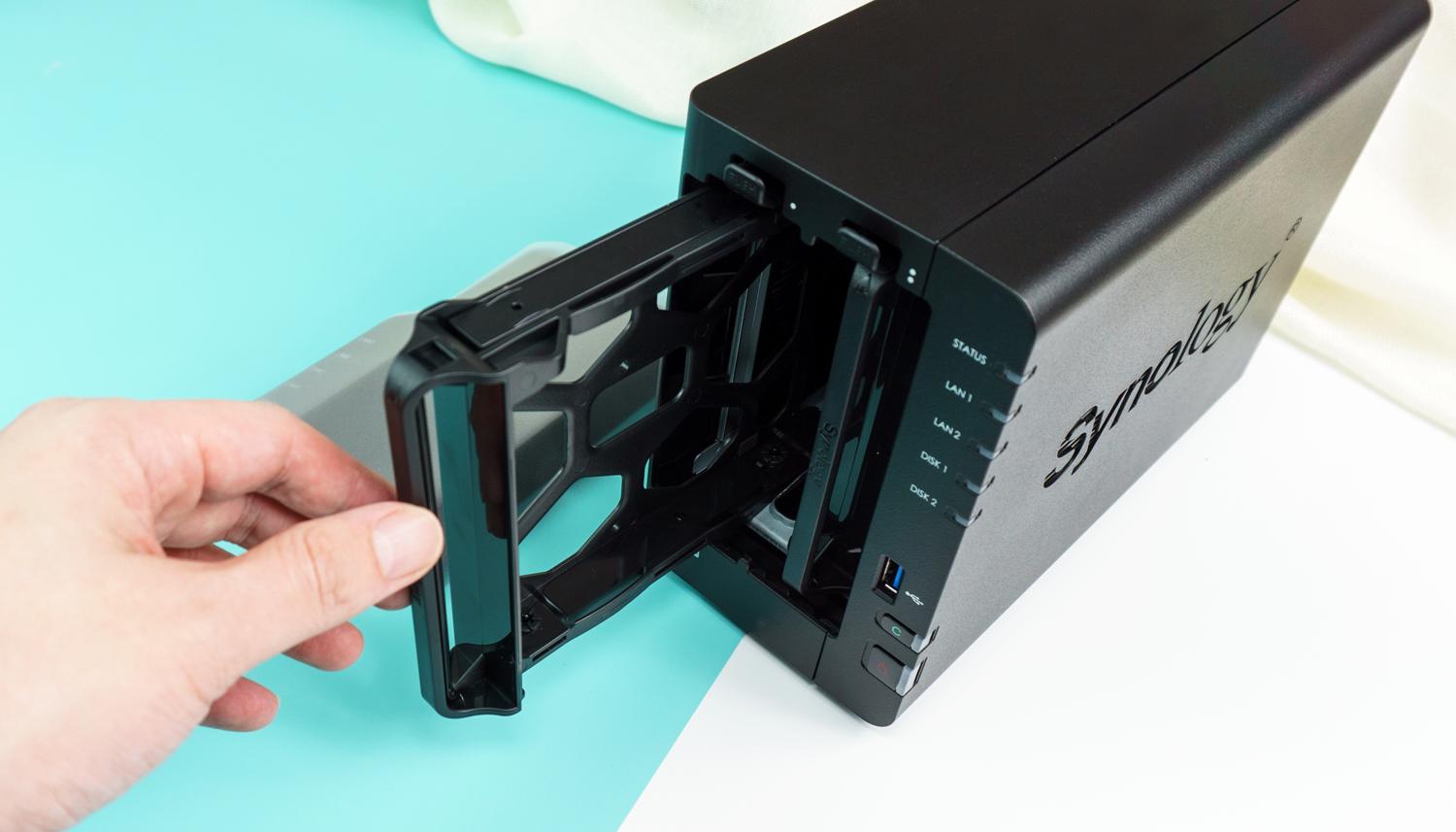 群晖ds220+详细评测,群晖ds220跟绿联dx4600哪个好