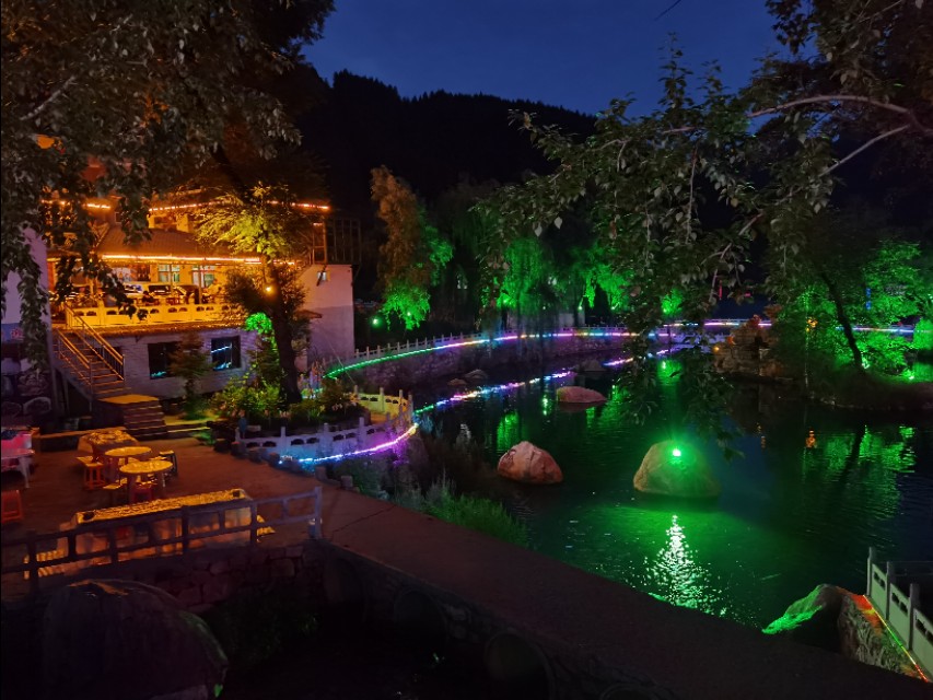 宿在驼梁，感受一种无忧的生活/郝贵云