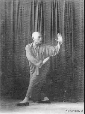 八卦掌基本功趟泥步慢动作,八卦掌趟泥步教学