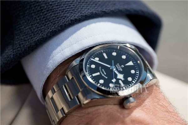 帝舵男士大表盘带钻手表价格,表径36帝舵手表男上手效果