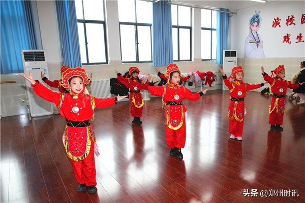 荥阳第八小学运动会开幕式社团,荥阳市第八小学社团展示