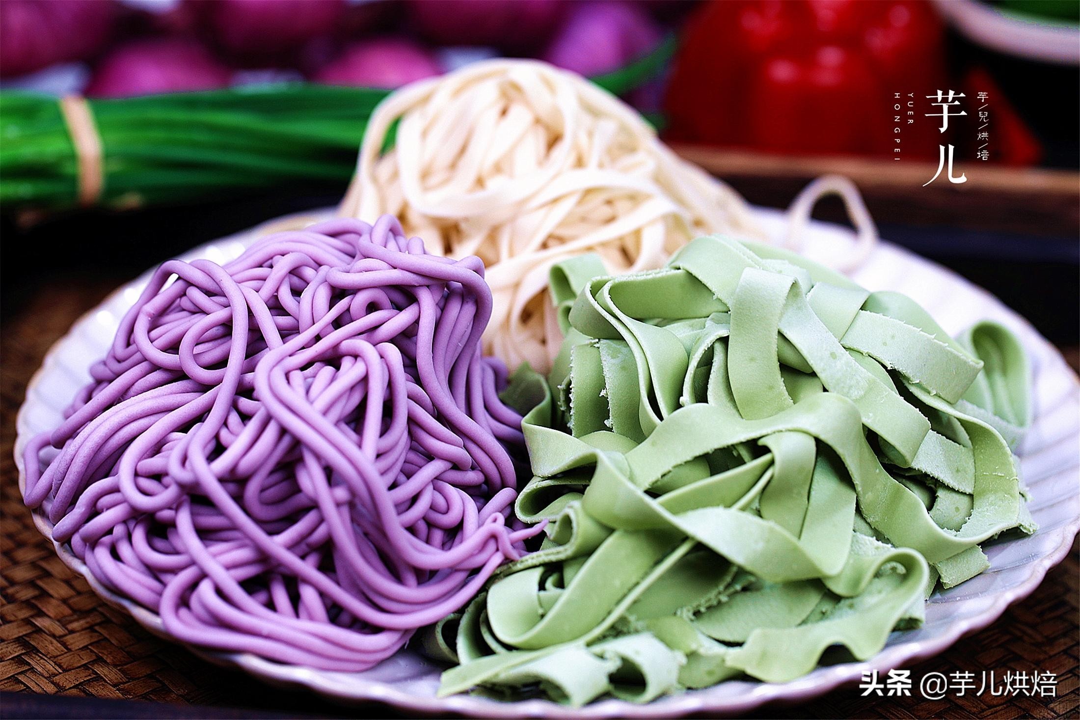 在家如何无需材料做出好吃的面条,自制面条吃起来不劲道