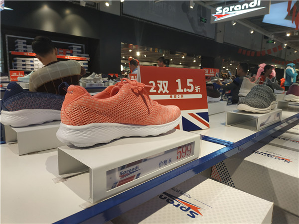 晋江鞋都安踏,福建晋江李宁安踏运动鞋