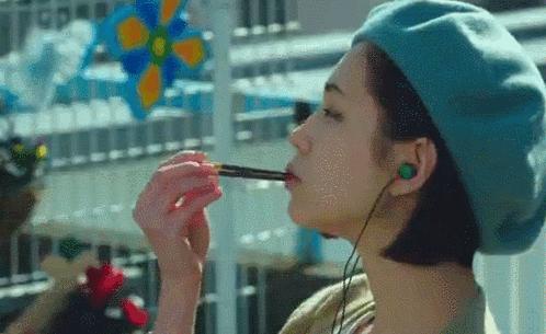 适合赵丽颖脸型的帽子,赵丽颖脸型适合戴的帽子