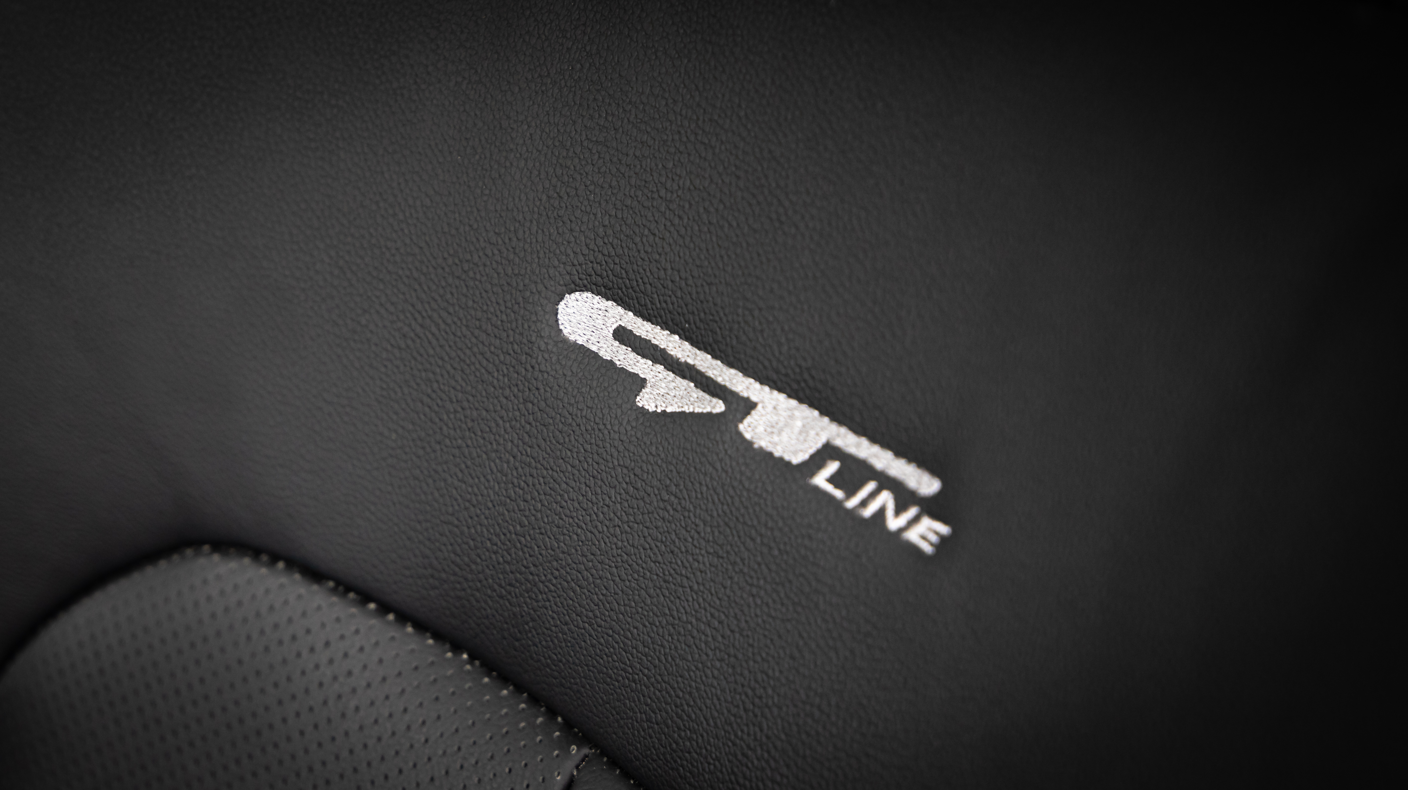 起亚k5凯酷2021年1-12月销量,2021款起亚k5凯酷1.5t值得买吗