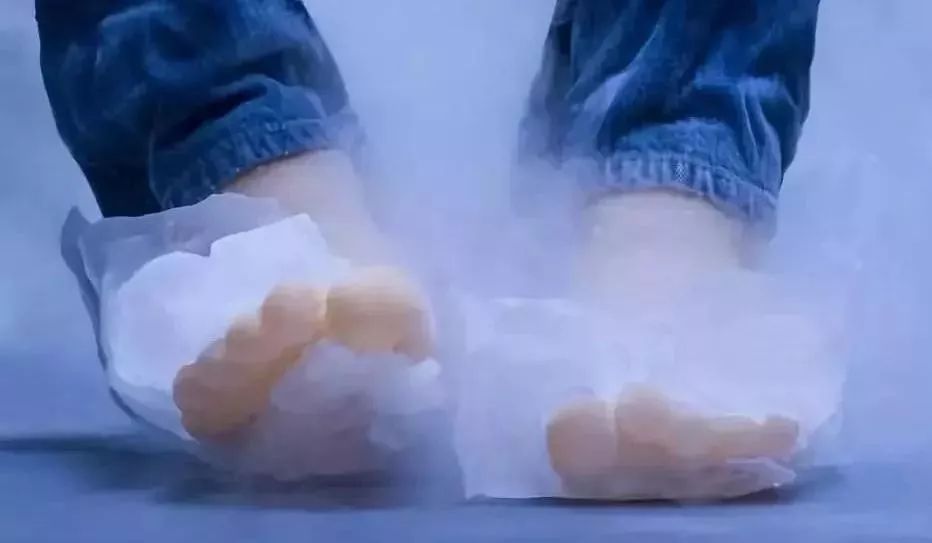 李宁非黑即白鞋垫,李宁超轻2022鞋垫