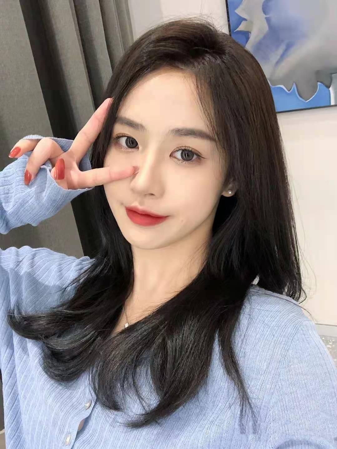 别染“黄头发”了，选择今年受宠的6款发色，显白又时髦