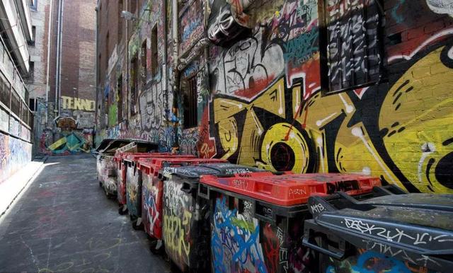 素希艺术：“僵尸自行车”飞上彩虹涂鸦？给废品点颜色看看！