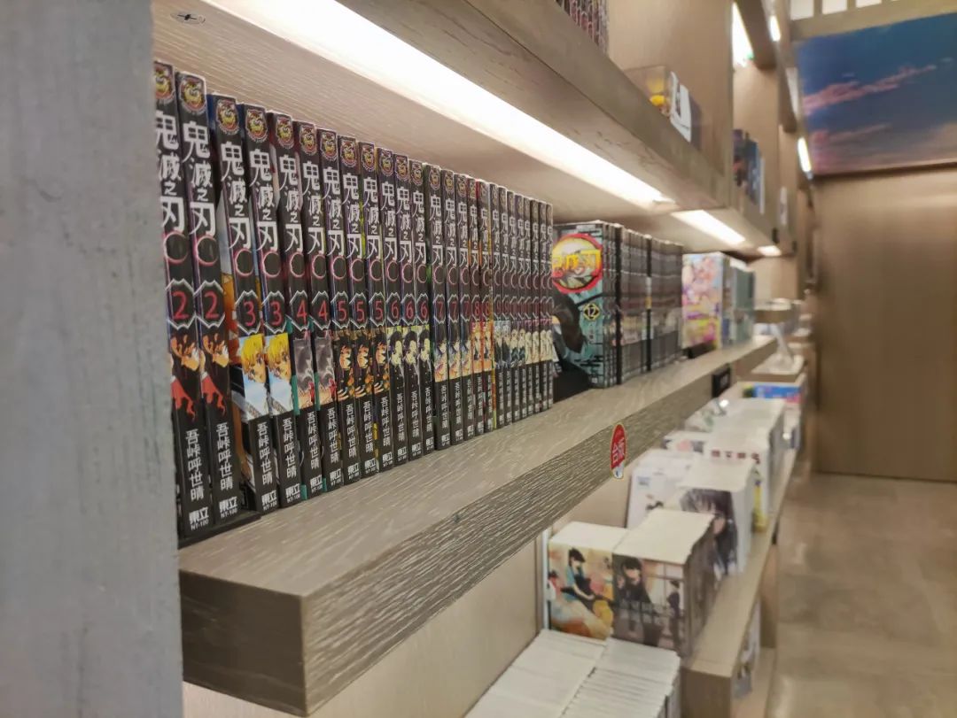 一家面临倒闭的书店,一家书店引发惊天血案