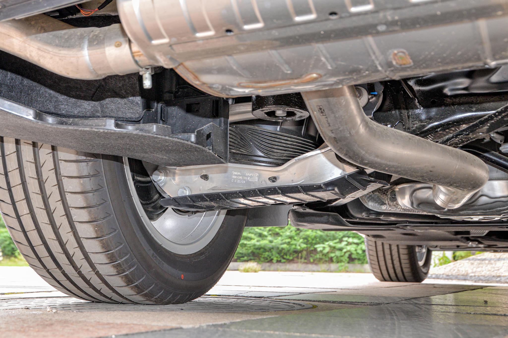 保时捷卡宴宾利添越大众途锐,大众途锐升级宾利