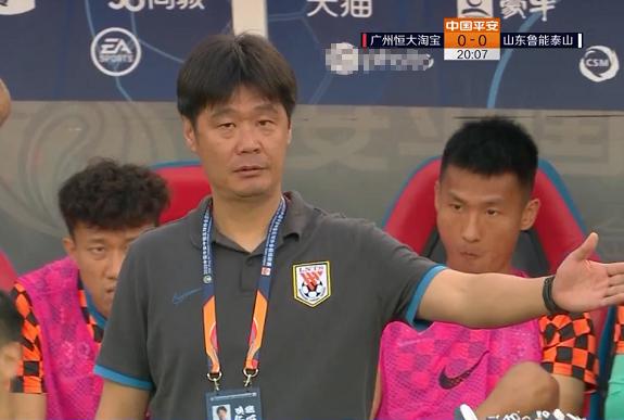 郑铮2个词语评价郭田雨，大赞中卫新搭档莫伊塞斯，还有2点遗憾