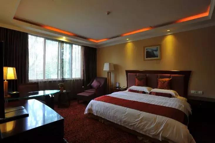 峨眉春游免费景点,一条绝佳的自驾旅游线路